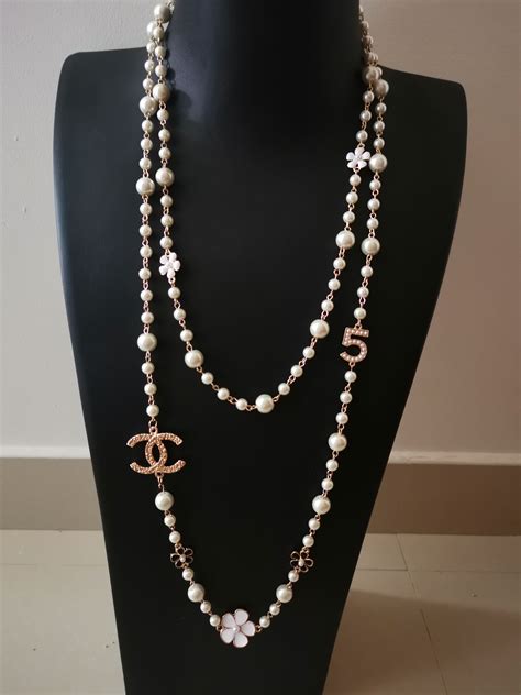 replica coco chanel pearl necklace|chanel necklace knockoff.